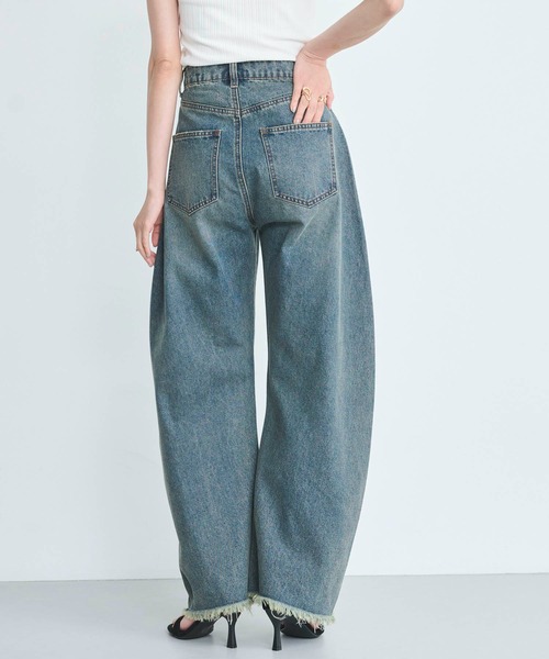 attiree(アティレー)の「【2色展開】カーブデニムパンツ(デニムパンツ・レディース・ブルー/ダークブルー・SMALL/LARGE/MEDIUM)」の11枚目の写真