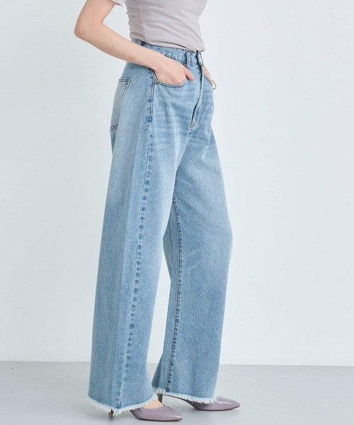 attiree(アティレー)の「【2色展開】カーブデニムパンツ(デニムパンツ・レディース・ブルー/ダークブルー・SMALL/LARGE/MEDIUM)」の5枚目の写真