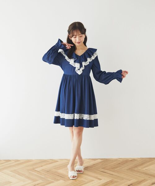 Areeam(アリーム)の「ダンガリーレースワンピース(ワンピース・レディース・ブルー・FREE)」の9枚目の写真