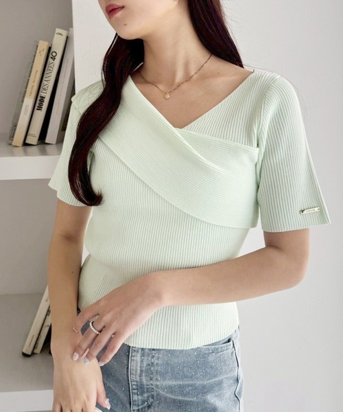 one after another NICE CLAUP(ワンアフターアナザーナイスクラップ)の「韓国っぽアシンメトリーニット/WEB限定商品(ニット/セーター・レディース・オフホワイト/ブラック/ミント/ピンク/チャコールグレー・FREE)」の4枚目の写真