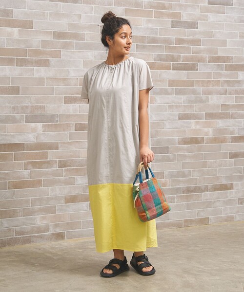 J.PRESS YORK STREET(ジェイプレスヨークストリート)の「【WOMEN】バイカラー ワンピース(ワンピース・レディース・グリーン系1/サックスブルー系1/ライトグレー系1・F)」の8枚目の写真