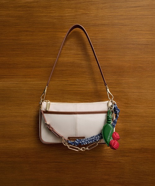 BLVCK PARIS × CHARLES & KEITH テディーベアチャーム テディーベア チャーム - ブラック | CHARLES & KEITH