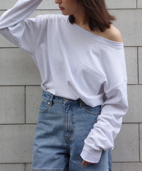 YOOU(ユー)の「オフショルダーカットソー/ワイドネックデザイン × リラックスシルエット(Tシャツ/カットソー・レディース・グレー/ブラック/マルチ/ホワイト・FREE)」の19枚目の写真