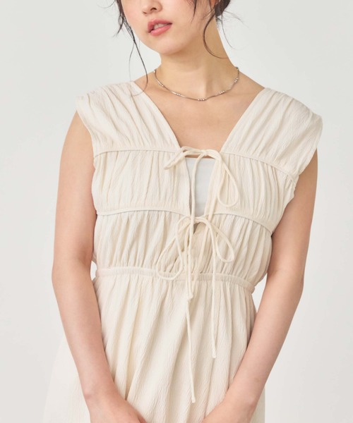 archives（アルシーヴ）の「２ｗａｙパイピングギャザーノースリワンピース（ワンピース・レディース・モカ/アイボリー/ブラック・MEDIUM）」の9枚目の写真