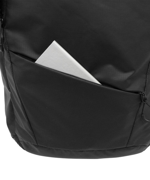 MICHAEL LINNELL（マイケル リンネル）の「【MICHAEL LINNELL/マイケルリンネル】Backpack　軽量　撥水　ワンポイントブランドロゴ　リフレクター　バックパック（バックパック/リュック・メンズ・ブラック・FREE）」の5枚目の写真