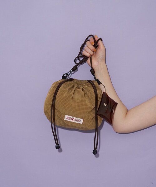 CIAOPANIC（チャオパニック）の「ポーチチャーム付きナイロンショルダーバッグ（ショルダーバッグ・レディース・ブラック/ブラウン/イエロー・FREE）」の3枚目の写真