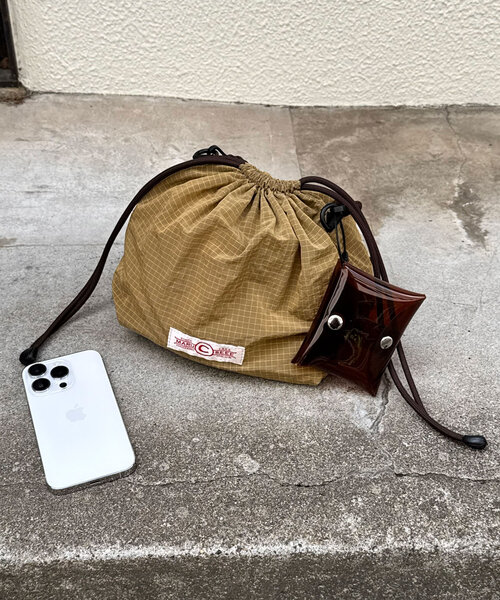 CIAOPANIC（チャオパニック）の「ポーチチャーム付きナイロンショルダーバッグ（ショルダーバッグ・レディース・ブラック/ブラウン/イエロー・FREE）」の5枚目の写真