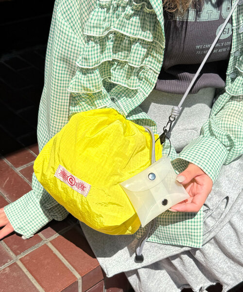 CIAOPANIC（チャオパニック）の「ポーチチャーム付きナイロンショルダーバッグ（ショルダーバッグ・レディース・ブラック/ブラウン/イエロー・FREE）」の7枚目の写真