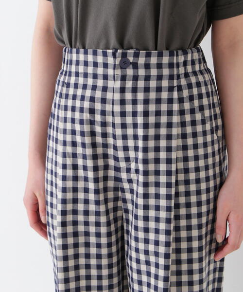 human woman（ヒューマンウーマン）の「◆ギンガムチェックワンタックセミワイドパンツ（その他パンツ・レディース・ダークインディゴブルー・SMALL/MEDIUM）」の8枚目の写真