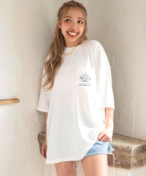 anap mimpi(アナップミンピ)の「ビーチ グラフィック プリント ポケット ビッグ Tシャツ(Tシャツ/カットソー・レディース・ブルー系その他/オフホワイト/ブラック・FREE)」の6枚目の写真