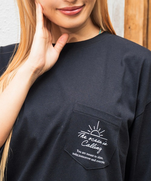 anap mimpi(アナップミンピ)の「ビーチ グラフィック プリント ポケット ビッグ Tシャツ(Tシャツ/カットソー・レディース・ブルー系その他/オフホワイト/ブラック・FREE)」の11枚目の写真