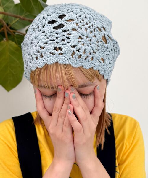 WEGO(ウィゴー)の「WEGO/フラワークロシェニットキャップ(ニットキャップ/ビーニー・レディース・ブラック/アイボリー/サックスブルー・FREE)」の1枚目の写真