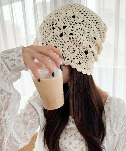 WEGO(ウィゴー)の「WEGO/フラワークロシェニットキャップ(ニットキャップ/ビーニー・レディース・ブラック/アイボリー/サックスブルー・FREE)」の2枚目の写真