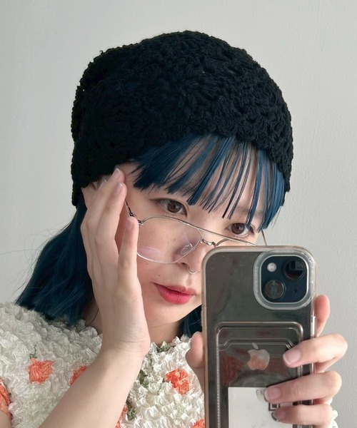 WEGO(ウィゴー)の「WEGO/フラワークロシェニットキャップ(ニットキャップ/ビーニー・レディース・ブラック/アイボリー/サックスブルー・FREE)」の3枚目の写真