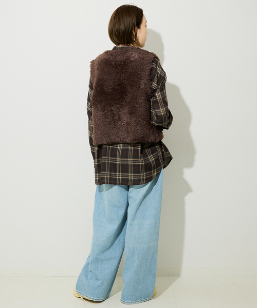 SLOBE IENA（スローブイエナ）の「フェイクファーニットベスト（ベスト・レディース・ブラウン/ベージュ・FREE）」の11枚目の写真