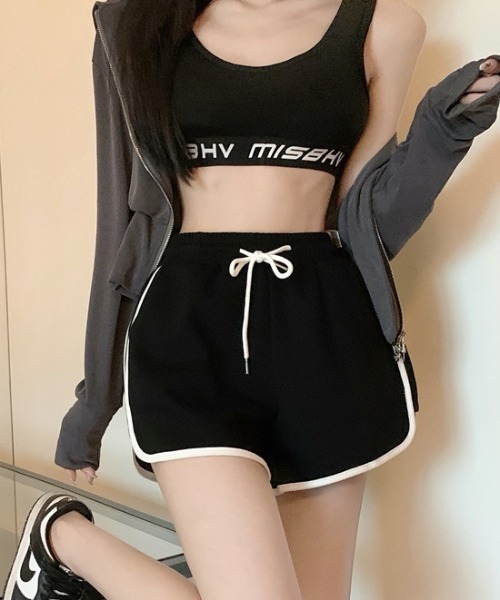 ROOPTOKYO(ループトウキョウ)の「ラインアクセントホットパンツ 夏物 夏服(スウェットパンツ・レディース・ブルー/ブラック/ライトグレー・FREE)」の2枚目の写真