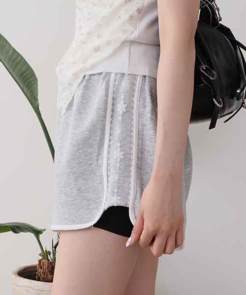 ROOPTOKYO(ループトウキョウ)の「ラインアクセントホットパンツ 夏物 夏服(スウェットパンツ・レディース・ブルー/ブラック/ライトグレー・FREE)」の17枚目の写真
