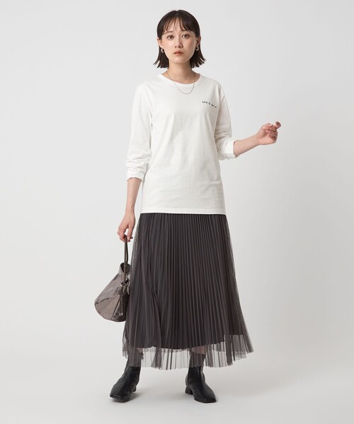 To b. by agnes b.（トゥービーバイアニエスベー）の「＜To b. by agnes b.コラボ＞ロゴ ロングスリーブ Tシャツ（Tシャツ/カットソー・レディース・ブラック/オフホワイト・FREE）」の6枚目の写真