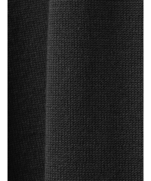 MidiUmi（ミディウミ）の「MidiUmi Vネックニットプルオーバー（ニット/セーター・レディース・チャコールグレー/レッド/グリーン/ブラック・FREE）」の9枚目の写真