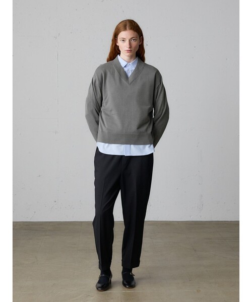 MidiUmi（ミディウミ）の「MidiUmi Vネックニットプルオーバー（ニット/セーター・レディース・チャコールグレー/レッド/グリーン/ブラック・FREE）」の14枚目の写真