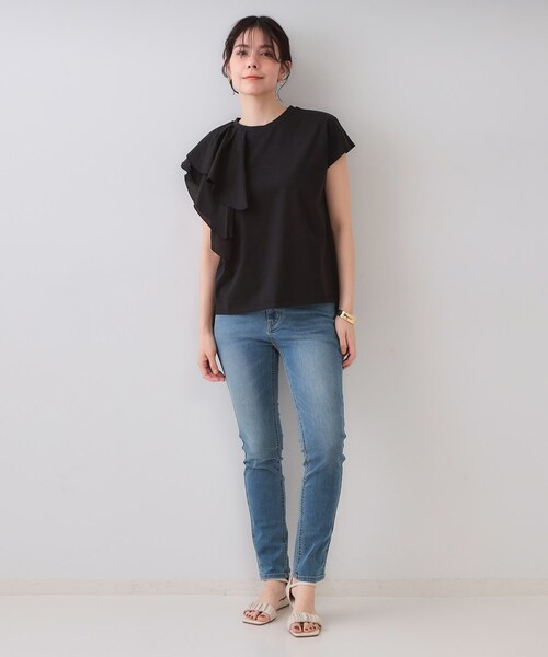 OPAQUE.CLIP（オペークドットクリップ）の「ショルダーフリルドッキングカットソー【洗濯機洗い可】（Tシャツ/カットソー・レディース・ブラック/カーキ/ホワイト・36/38/40/42）」の9枚目の写真