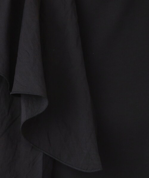 OPAQUE.CLIP（オペークドットクリップ）の「ショルダーフリルドッキングカットソー【洗濯機洗い可】（Tシャツ/カットソー・レディース・ブラック/カーキ/ホワイト・36/38/40/42）」の11枚目の写真