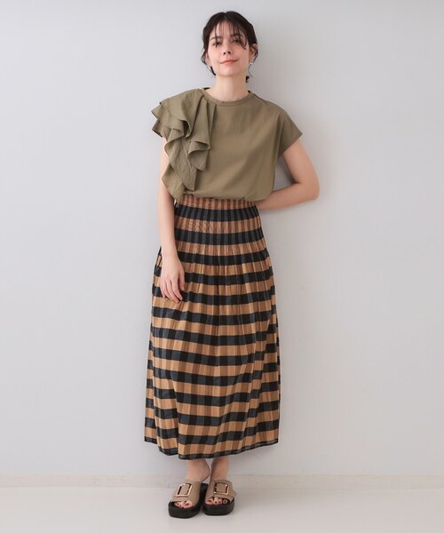 OPAQUE.CLIP（オペークドットクリップ）の「ショルダーフリルドッキングカットソー【洗濯機洗い可】（Tシャツ/カットソー・レディース・ブラック/カーキ/ホワイト・36/38/40/42）」の14枚目の写真
