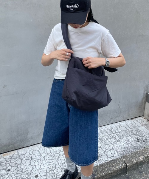 COLONY 2139(コロニートゥーワンスリーナイン)の「ナイロン中綿ソフトレクタングルバッグ(ショルダーバッグ・レディース・ブラック/ブラウン・FREE)」の11枚目の写真