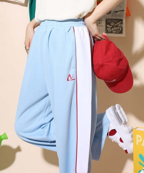 NERDY（ノルディ）の「ライントラックパンツ（スウェットパンツ・レディース・パープル/ブラック/ブルー・M/L/S）」の3枚目の写真