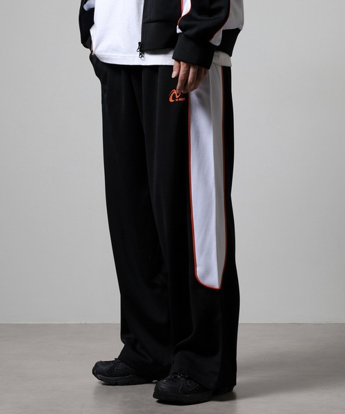 NERDY（ノルディ）の「ライントラックパンツ（スウェットパンツ・レディース・パープル/ブラック/ブルー・M/L/S）」の17枚目の写真