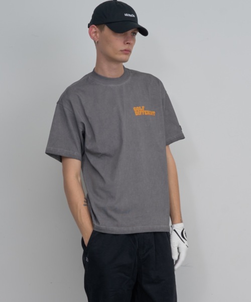 Mid 90s Club(ミッドナインティーズクラブ)の「GOLF DIFFERENT Vintage-Style Tee(Tシャツ/カットソー・メンズ・ブラック/パープル/ライトグレー・LARGE/MEDIUM)」の2枚目の写真