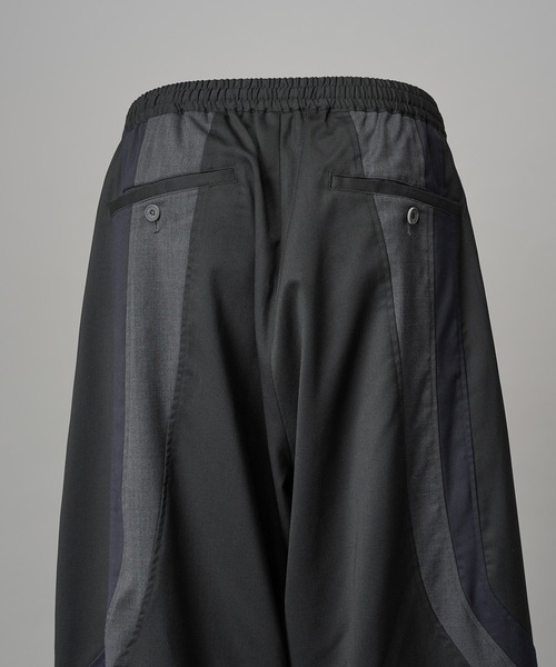 MAISON SPECIAL(メゾンスペシャル)の「《UNISEX》Wool Mixed Prime-Wide Track Pants/ウールミックスプライムワイドトラックパンツ【MAISON SPECIAL/メゾンスペシャル】(その他パンツ・メンズ・ネイビー/ブラック・0/1)」の12枚目の写真