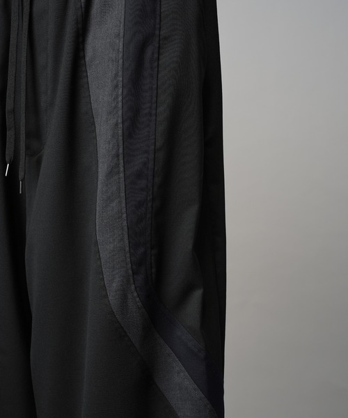 MAISON SPECIAL(メゾンスペシャル)の「《UNISEX》Wool Mixed Prime-Wide Track Pants/ウールミックスプライムワイドトラックパンツ【MAISON SPECIAL/メゾンスペシャル】(その他パンツ・メンズ・ネイビー/ブラック・0/1)」の10枚目の写真