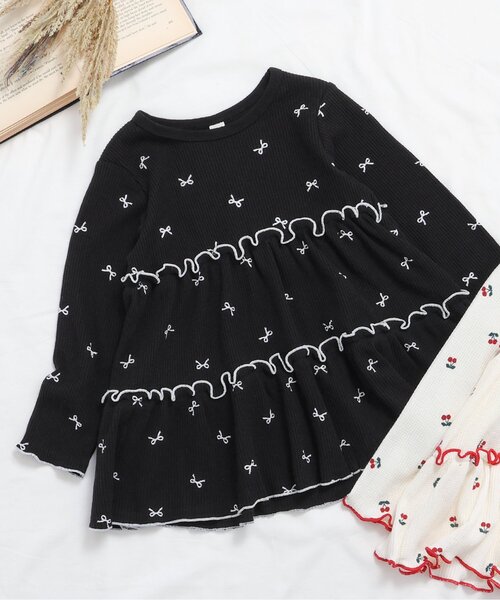 apres les cours（アプレレクール）の「【新色追加/WEB限定】ワッフルティアードTシャツ_ジュニア対応（Tシャツ/カットソー・キッズ・アイボリー/サックスブルー/レッド/ブラック/ピンク/ミント/ブルー・80/90/100/110/120/130/140）」の3枚目の写真