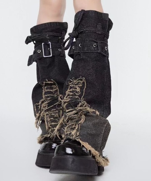 lilful(リルフル)の「Y2K バックル付き デニムレッグウォーマー ダメージ加工 裾フリンジ(レッグウォーマー・レディース・その他3/その他2/その他1/その他4・F)」の1枚目の写真