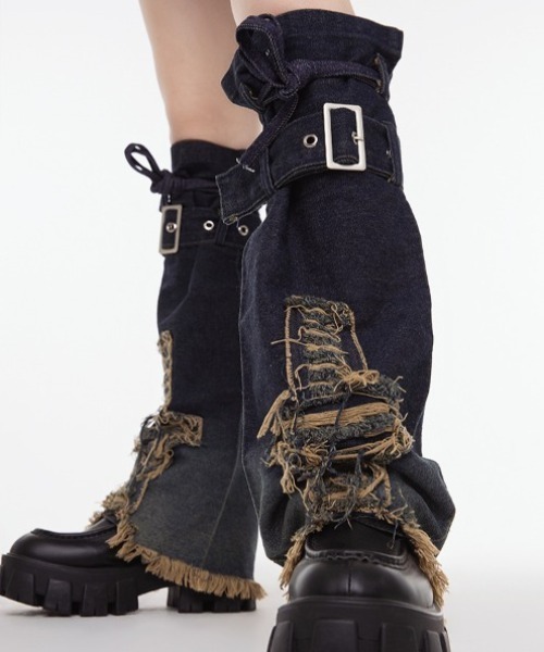 lilful(リルフル)の「Y2K バックル付き デニムレッグウォーマー ダメージ加工 裾フリンジ(レッグウォーマー・レディース・その他3/その他2/その他1/その他4・F)」の7枚目の写真