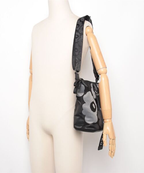 marimekko（マリメッコ）の「【ノベルティ付】Unikko / Carry All  shoulder bag（ショルダーバッグ・レディース・ライトグレー・FREE）」の14枚目の写真