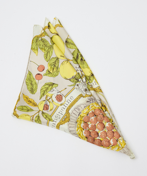 manipuri(マニプリ)の「【manipuri/マニプリ】アンティークレシピ シルクスカーフ(ストール/ショール・レディース・イエロー/ブルー・フリー)」の2枚目の写真