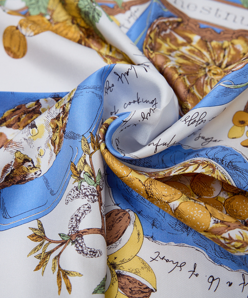 manipuri(マニプリ)の「【manipuri/マニプリ】アンティークレシピ シルクスカーフ(ストール/ショール・レディース・イエロー/ブルー・フリー)」の3枚目の写真