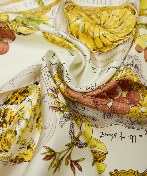 manipuri(マニプリ)の「【manipuri/マニプリ】アンティークレシピ シルクスカーフ(ストール/ショール・レディース・イエロー/ブルー・フリー)」の4枚目の写真