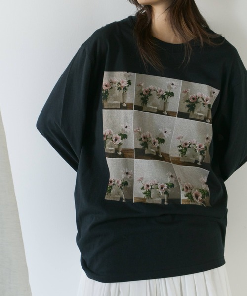 Libra Cue（リブラ キュー）の「フラワーフォトプリントロングスリーブTシャツ（Tシャツ/カットソー・レディース・ブラック/グレイッシュベージュ・FREE）」の3枚目の写真