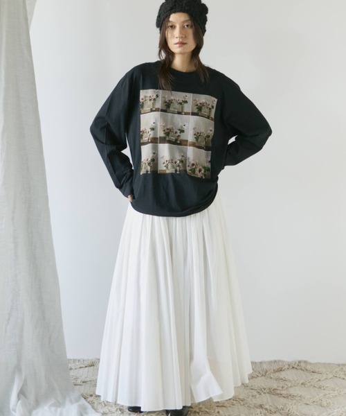 Libra Cue（リブラ キュー）の「フラワーフォトプリントロングスリーブTシャツ（Tシャツ/カットソー・レディース・ブラック/グレイッシュベージュ・FREE）」の7枚目の写真