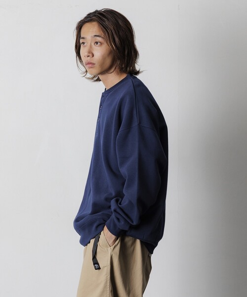FREAK'S STORE(フリークスストア)の「限定展開 ビッグシルエット ヘンリーネック スウェットプルオーバー(スウェット・メンズ・ネイビー/チャコールグレー/ブラック/アッシュグレー・LARGE/MEDIUM/SMALL)」の21枚目の写真