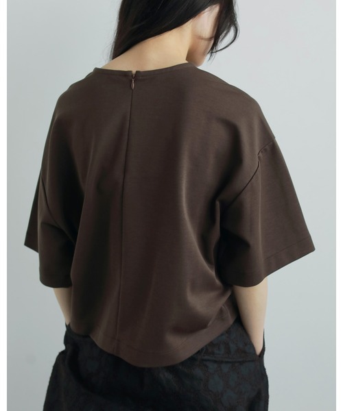 anuke（アンヌーク）の「Shoulder Layered Tops（Tシャツ/カットソー・レディース・ブラウン/ホワイト・FREE）」の8枚目の写真