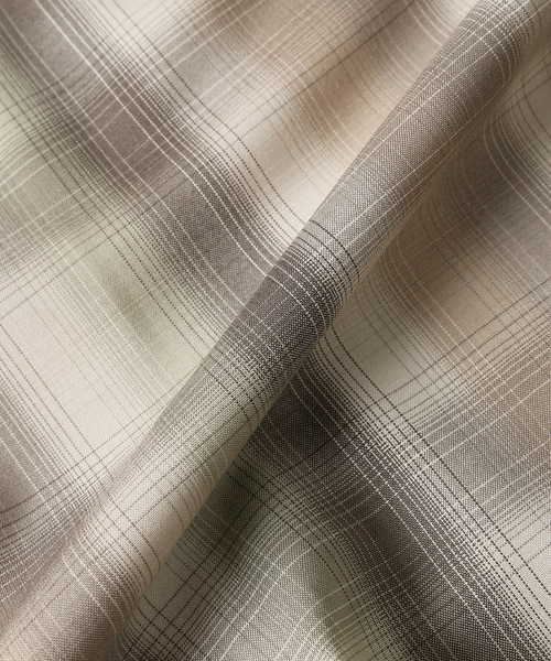 EDIFICE（エディフィス）の「SUPER 120’s ウール チェック レギュラー シャツ（シャツ/ブラウス・メンズ・グレー/スミクロ/ベージュ・LARGE/SMALL/MEDIUM）」の4枚目の写真