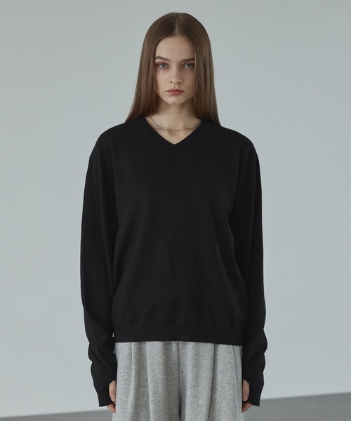 CALLNE（カルネ）の「【CALLNE】V-neck Long Sleeve Knit / Vネックロングスリーブニット（フィンガーホール付き）（ニット/セーター・メンズ・ブラック/グレー・M/L）」の3枚目の写真