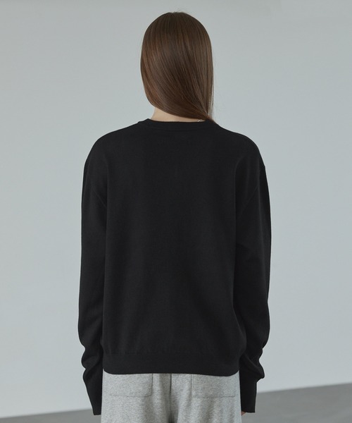 CALLNE（カルネ）の「【CALLNE】V-neck Long Sleeve Knit / Vネックロングスリーブニット（フィンガーホール付き）（ニット/セーター・メンズ・ブラック/グレー・M/L）」の6枚目の写真