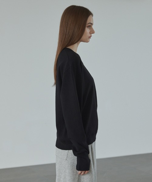 CALLNE（カルネ）の「【CALLNE】V-neck Long Sleeve Knit / Vネックロングスリーブニット（フィンガーホール付き）（ニット/セーター・メンズ・ブラック/グレー・M/L）」の7枚目の写真