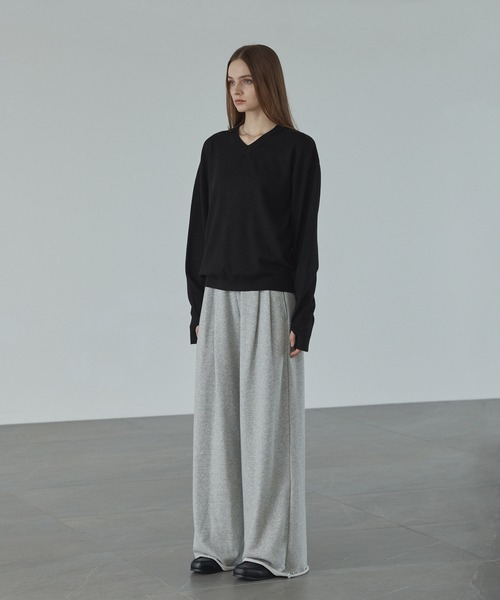 CALLNE（カルネ）の「【CALLNE】V-neck Long Sleeve Knit / Vネックロングスリーブニット（フィンガーホール付き）（ニット/セーター・メンズ・ブラック/グレー・M/L）」の15枚目の写真