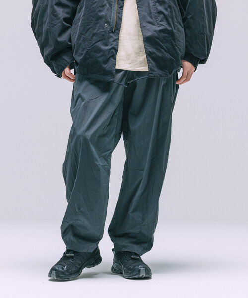 FREAK'S STORE（フリークスストア）の「限定展開 ALL WEATHER ACTIVE WEAR/オールウェザーアクティブウェア ワイドシルエット クライミング パンツ（その他パンツ・メンズ・チャコールグレー/ネイビー/グレイッシュベージュ/ブラック・SMALL/MEDIUM/LARGE）」の15枚目の写真